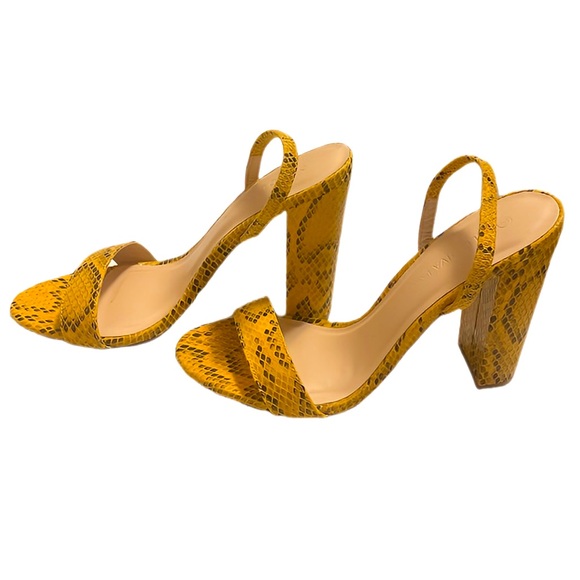 Yellow and black snake skin heels - Picture 2 of 2